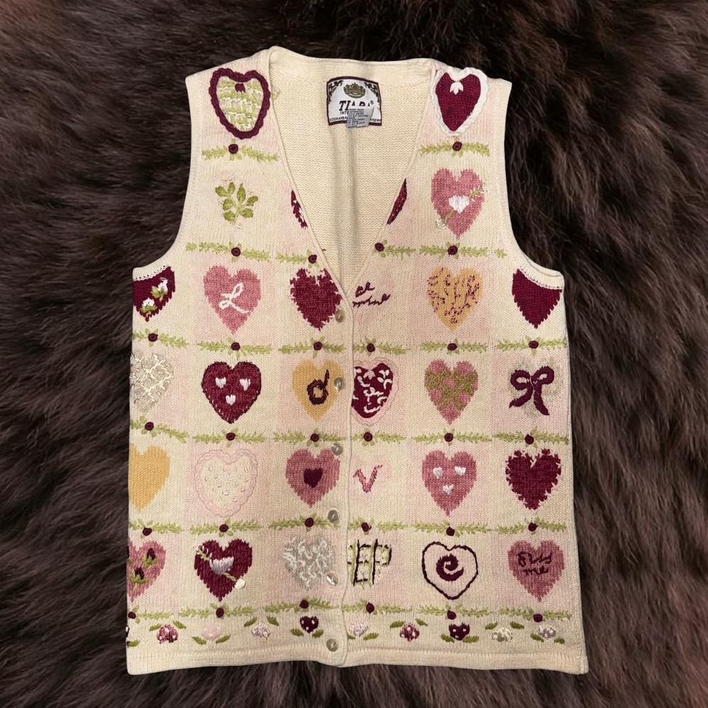 Vintage embroidered heart button down vest